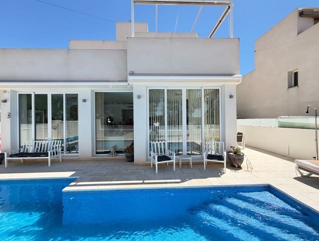 Chalet de 4 habitaciones en Mil Palmeras, Pilar de la Horadada en venta con piscina garaje - 629.900 € (Ref: 10172706)