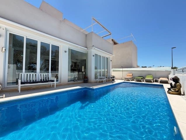 Chalet de 4 habitaciones en Mil Palmeras, Pilar de la Horadada en venta con piscina garaje - 629.900 € (Ref: 10172706)
