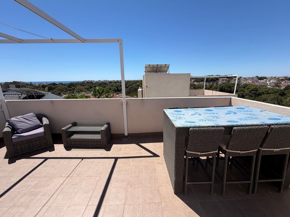 Chalet de 4 habitaciones en Pilar de la Horadada en venta con piscina garaje - 629.900 € (Ref: 10172706)