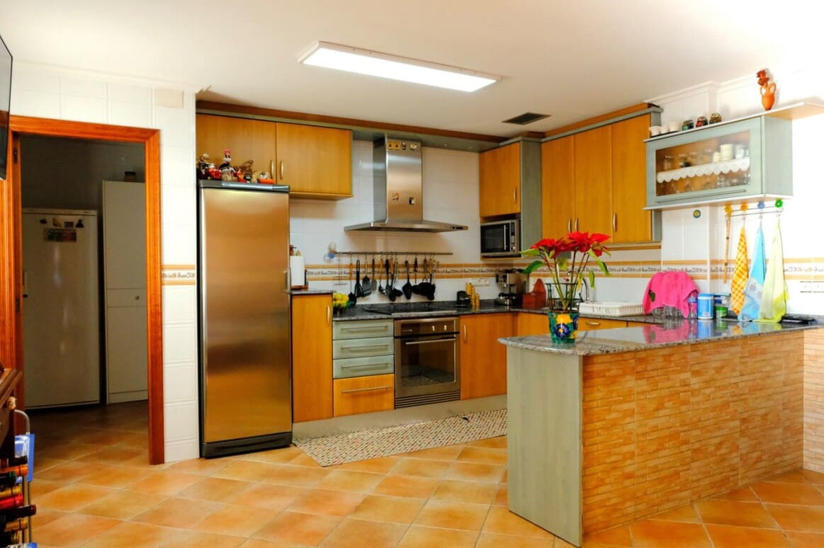5 bedroom Villa for sale in Orihuela with pool garage - € 675,000 (Ref: 10172707)