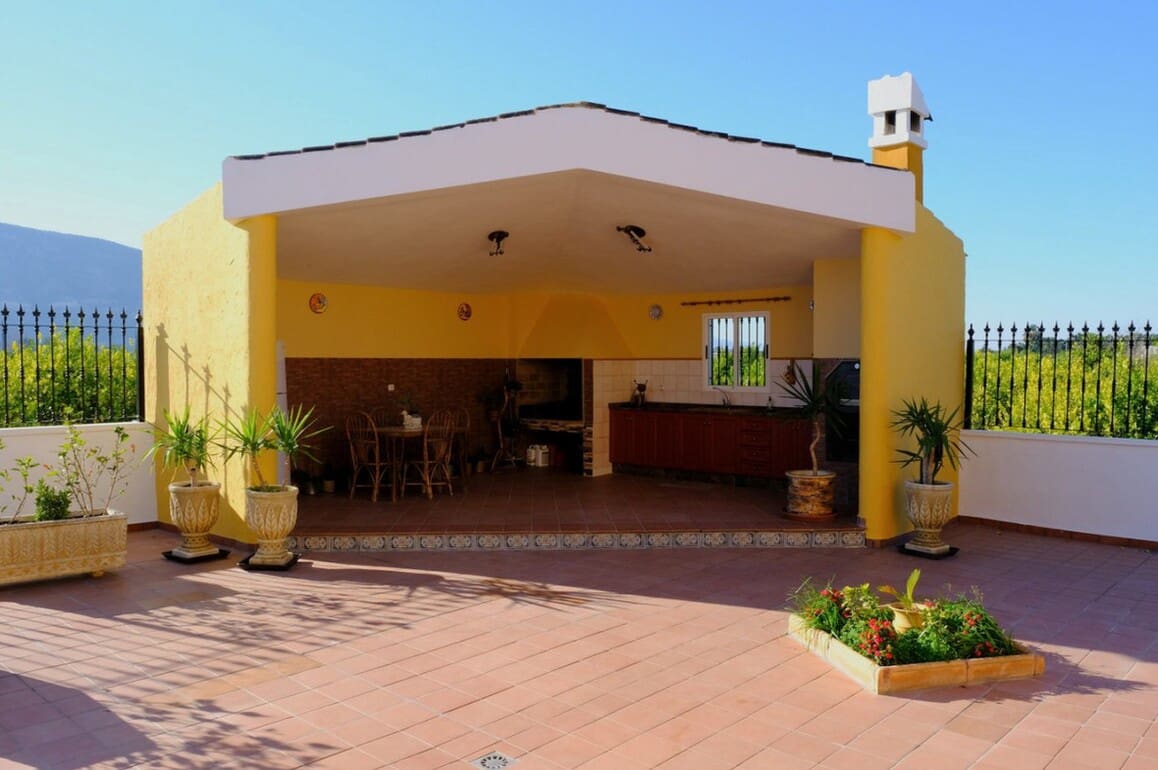 5 bedroom Villa for sale in Orihuela with pool garage - € 675,000 (Ref: 10172707)