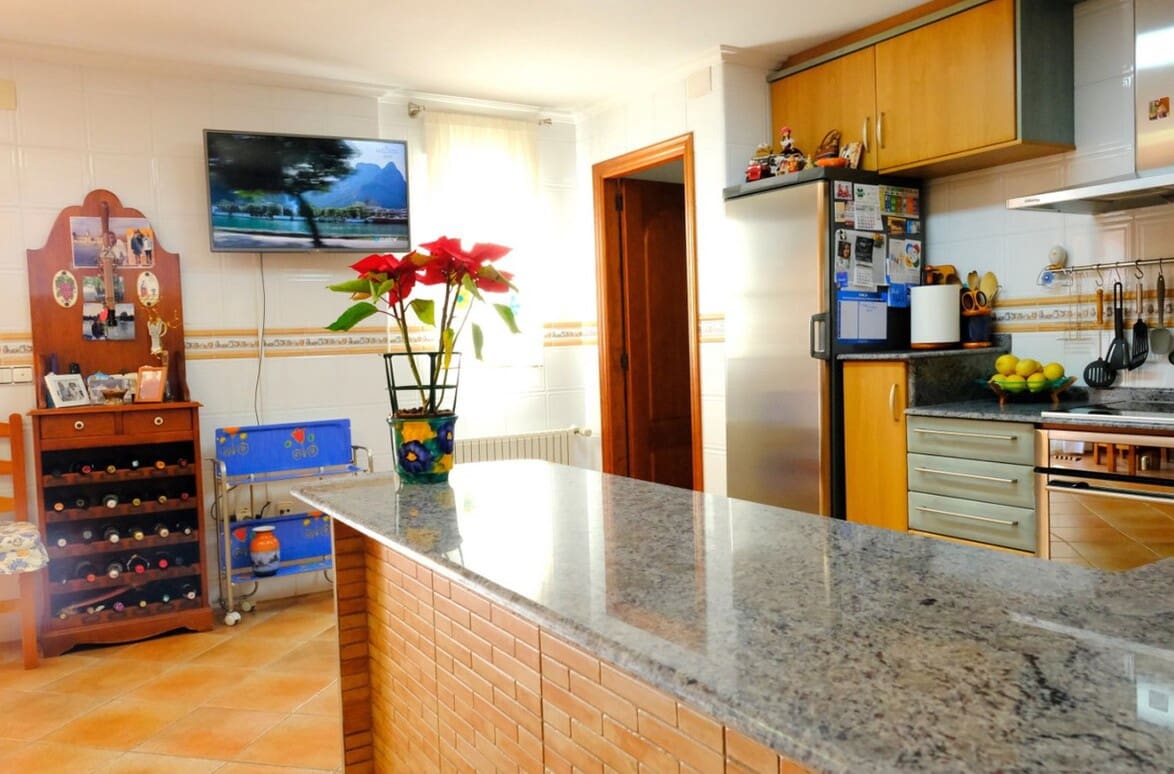 5 bedroom Villa for sale in Orihuela with pool garage - € 675,000 (Ref: 10172707)