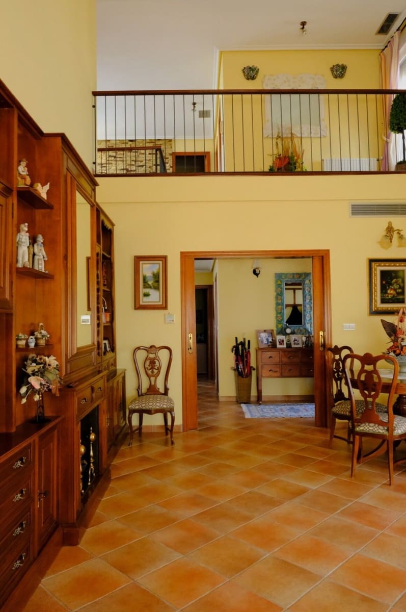 5 bedroom Villa for sale in Orihuela with pool garage - € 675,000 (Ref: 10172707)
