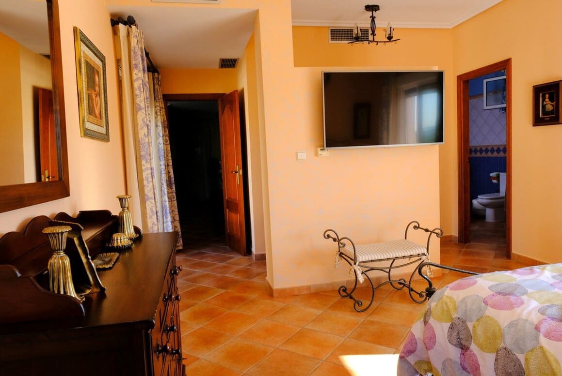 5 bedroom Villa for sale in Orihuela with pool garage - € 675,000 (Ref: 10172708)