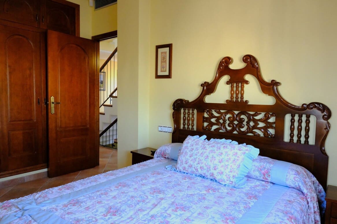 5 bedroom Villa for sale in Orihuela with pool garage - € 675,000 (Ref: 10172708)