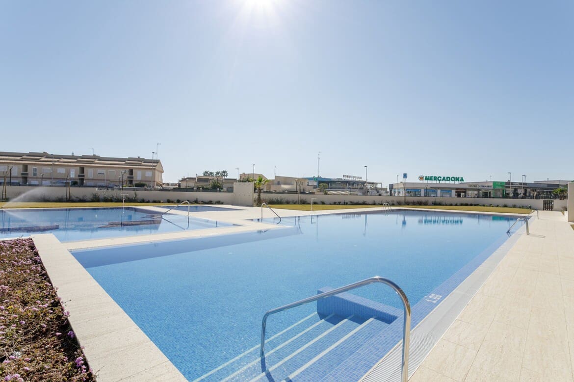 3 bedroom Apartment for sale in Torrevieja with pool - € 540,000 (Ref: 10173437)