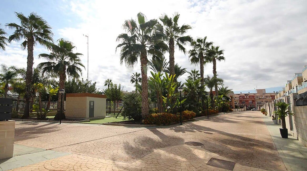 3 sypialnia Dom na sprzedaż w Los Dolses z basenem garażem - 395 000 € (Ref: 10173439)