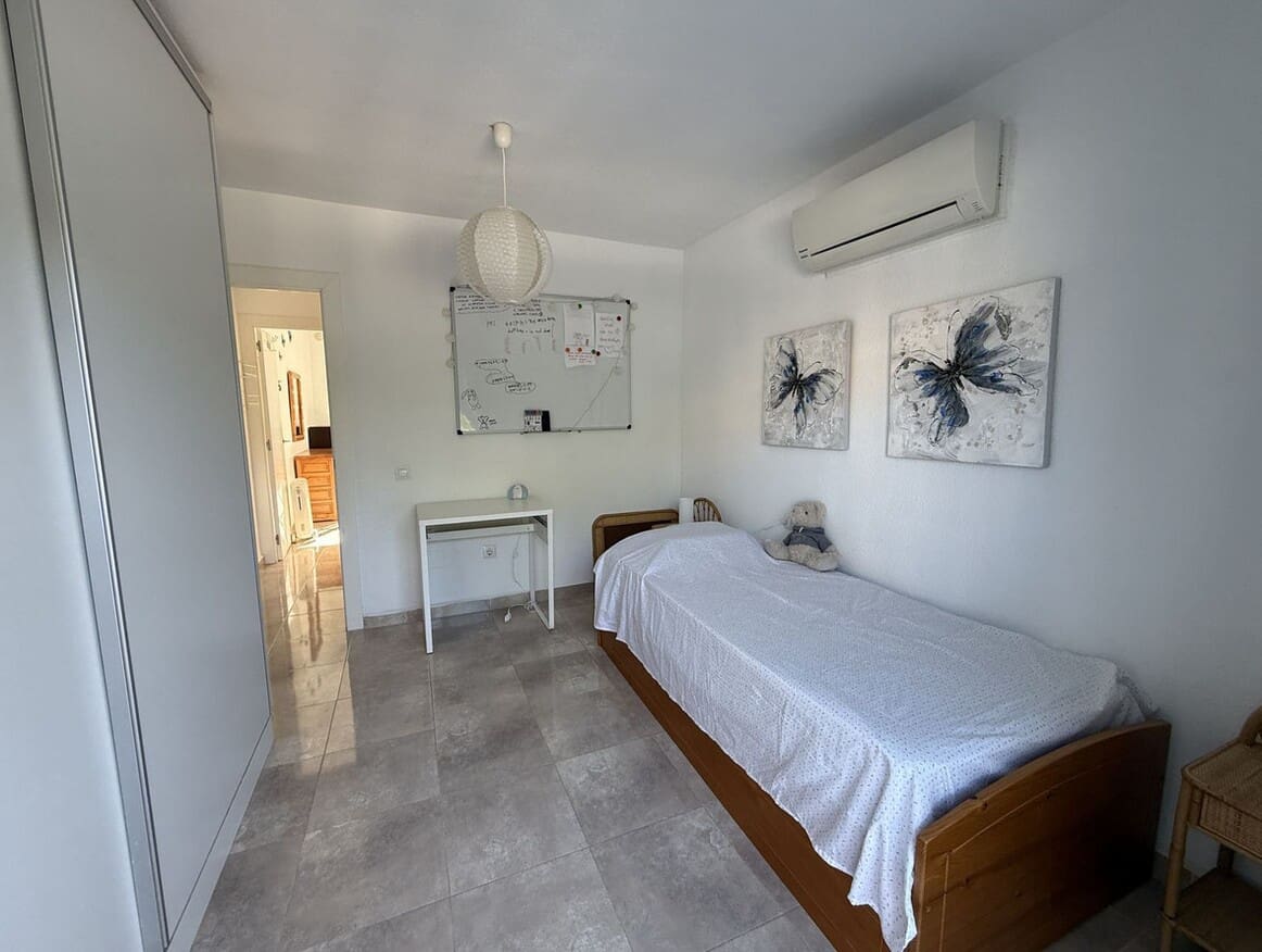 Casa de 2 habitaciones en Torrevieja en venta con piscina - 222.500 € (Ref: 10173445)
