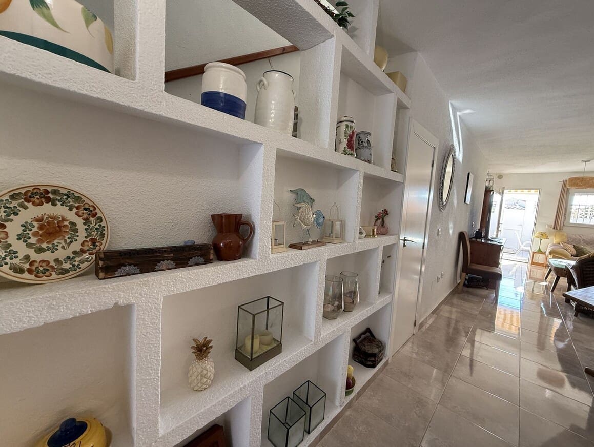 Casa de 2 habitaciones en Torrevieja en venta con piscina - 222.500 € (Ref: 10173445)
