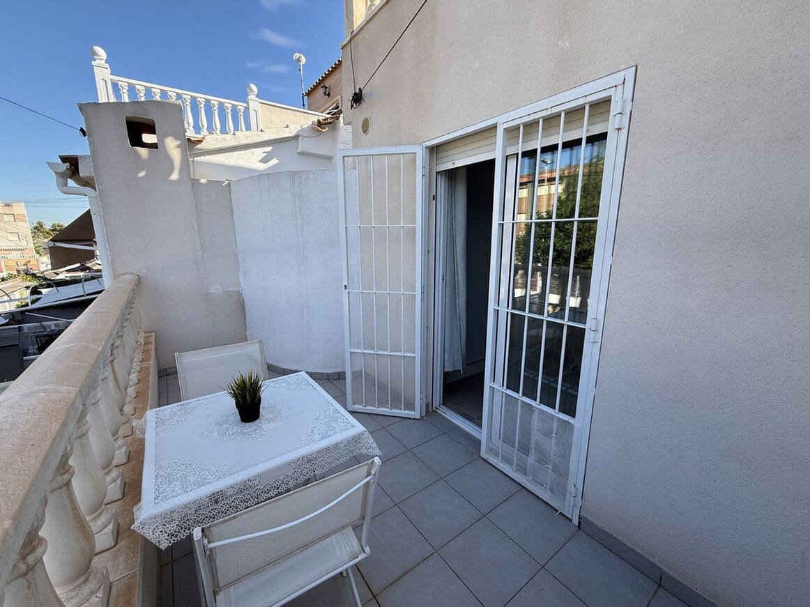 Casa de 2 habitaciones en Torrevieja en venta con piscina - 222.500 € (Ref: 10173445)