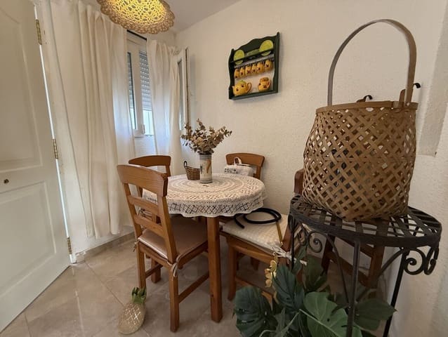 Casa de 2 habitaciones en Puerto Deportivo, Torrevieja en venta con piscina - 222.500 € (Ref: 10173445)