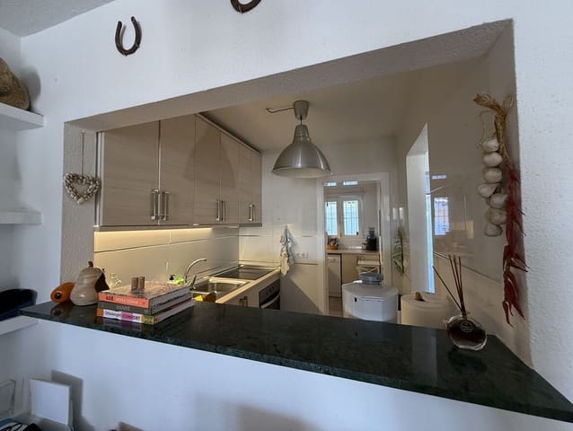 Casa de 2 habitaciones en Puerto Deportivo, Torrevieja en venta con piscina - 222.500 € (Ref: 10173445)