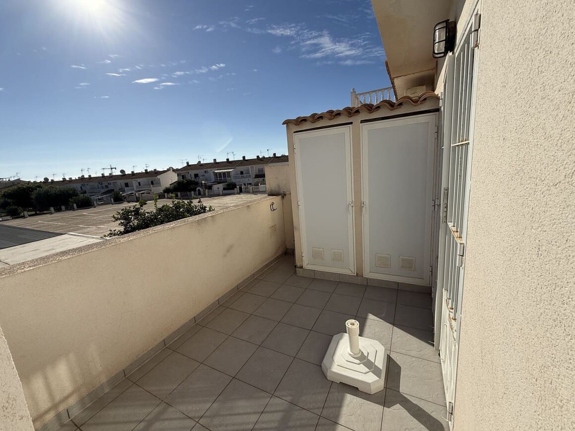 Casa de 2 habitaciones en Torrevieja en venta con piscina - 222.500 € (Ref: 10173445)