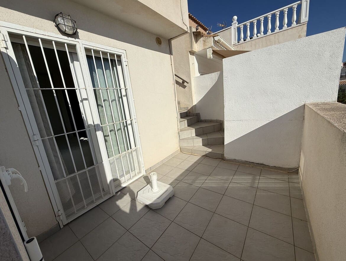 Casa de 2 habitaciones en Torrevieja en venta con piscina - 222.500 € (Ref: 10173445)