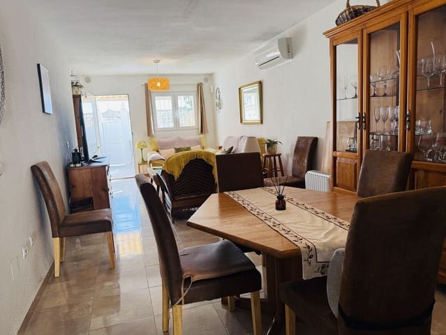 2 sypialnia Dom na sprzedaż w Puerto Deportivo, Torrevieja z basenem - 222 500 € (Ref: 10173445)