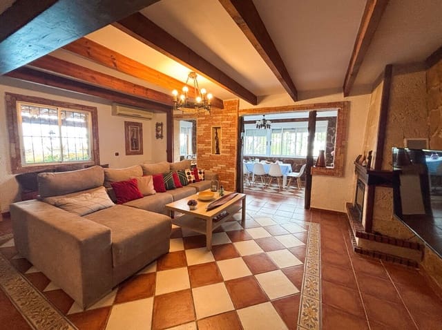 6 bedroom Villa for sale in Jacarilla with pool garage - € 495,000 (Ref: 10173448)