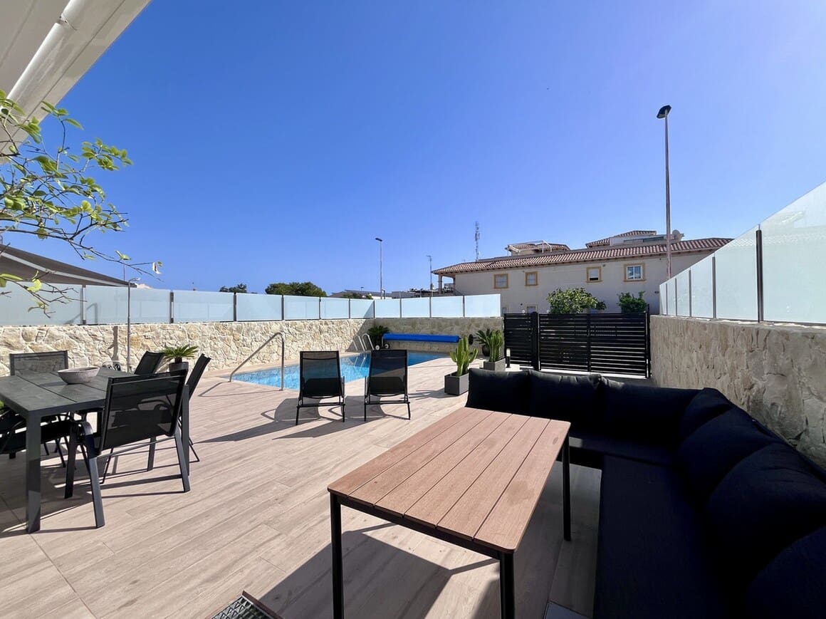 4 slaapkamer Villa te koop in Orihuela Costa met zwembad - € 794.950 (Ref: 10173451)