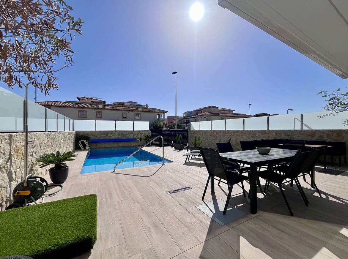 4 slaapkamer Villa te koop in Orihuela Costa met zwembad - € 794.950 (Ref: 10173451)