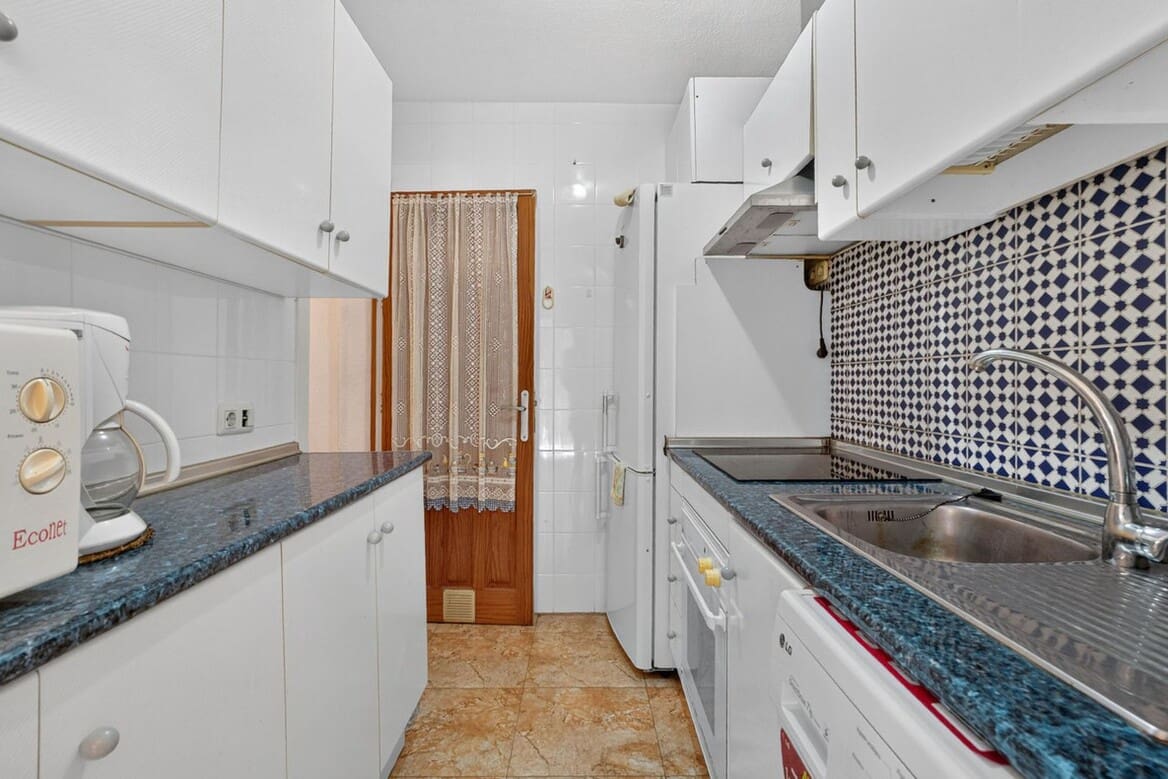 3 soveværelse Byhus til salg i Torrevieja med swimmingpool - € 184.000 (Ref: 10173452)