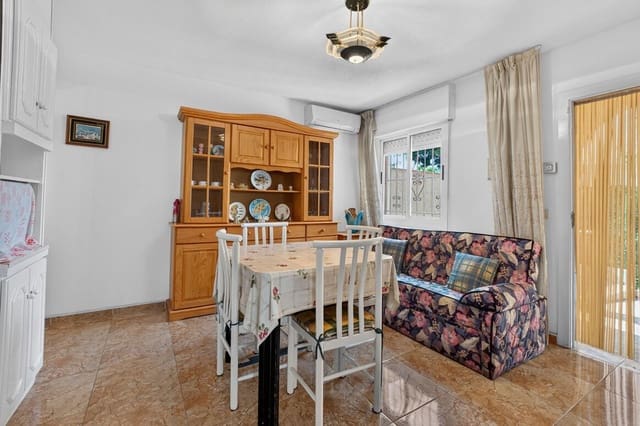 3 makuuhuone Omakotitalo myytävänä paikassa El Chaparral - La Siesta - La Torreta, Torrevieja mukana uima-altaan - 184 000 € (Ref: 10173452)