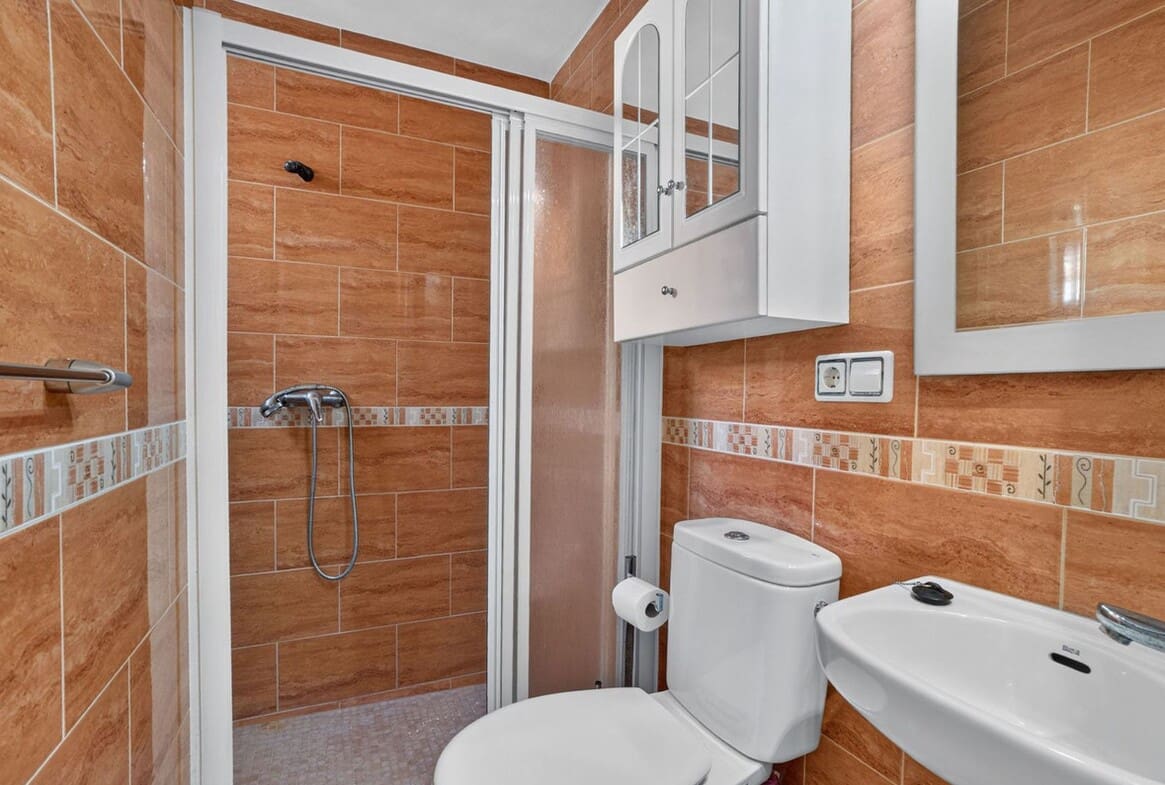 3 soveværelse Byhus til salg i Torrevieja med swimmingpool - € 184.000 (Ref: 10173452)