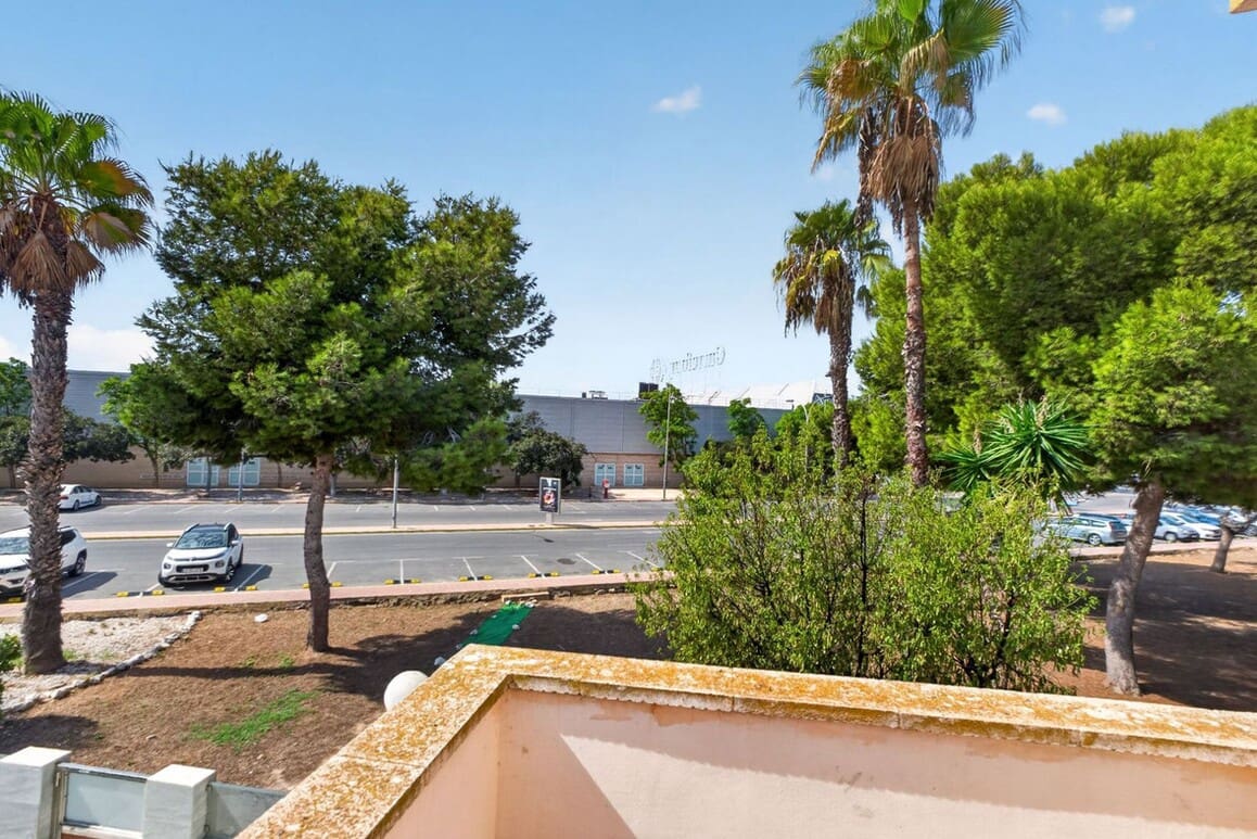 3 soveværelse Byhus til salg i Torrevieja med swimmingpool - € 184.000 (Ref: 10173452)