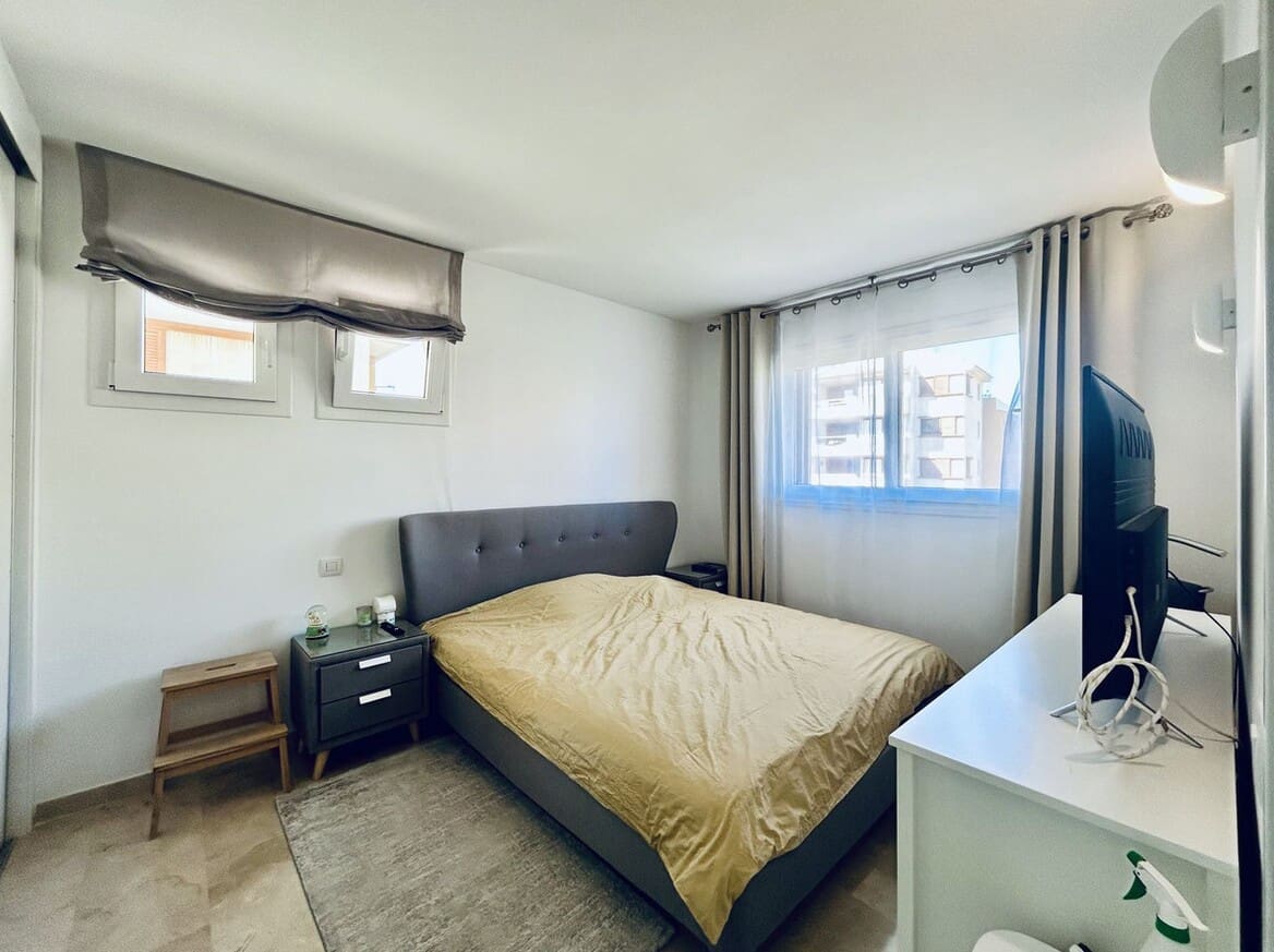 3 soveværelse Lejlighed til salg i Orihuela Costa med swimmingpool garage - € 349.900 (Ref: 10173454)