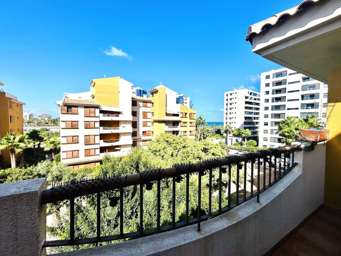 3 soveværelse Lejlighed til salg i Orihuela Costa med swimmingpool garage - € 349.900 (Ref: 10173454)