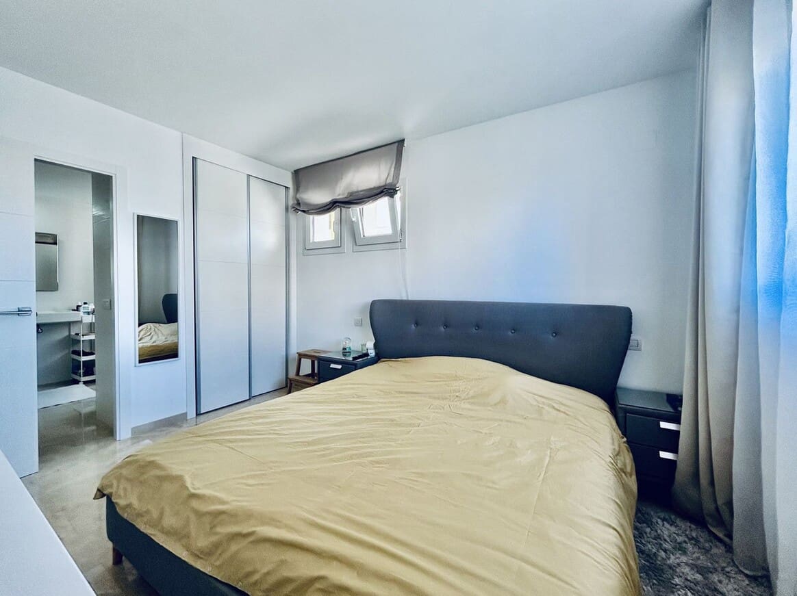 3 soveværelse Lejlighed til salg i Orihuela Costa med swimmingpool garage - € 349.900 (Ref: 10173454)