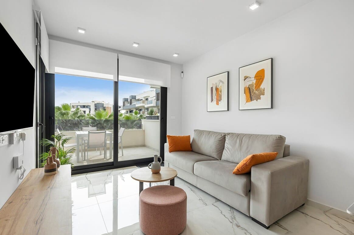 Apartamento de 2 habitaciones en Orihuela en venta con piscina garaje - 284.900 € (Ref: 10173455)