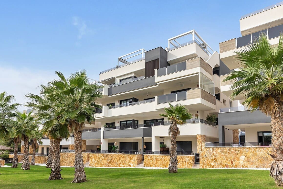 Apartamento de 2 habitaciones en Orihuela en venta con piscina garaje - 284.900 € (Ref: 10173455)