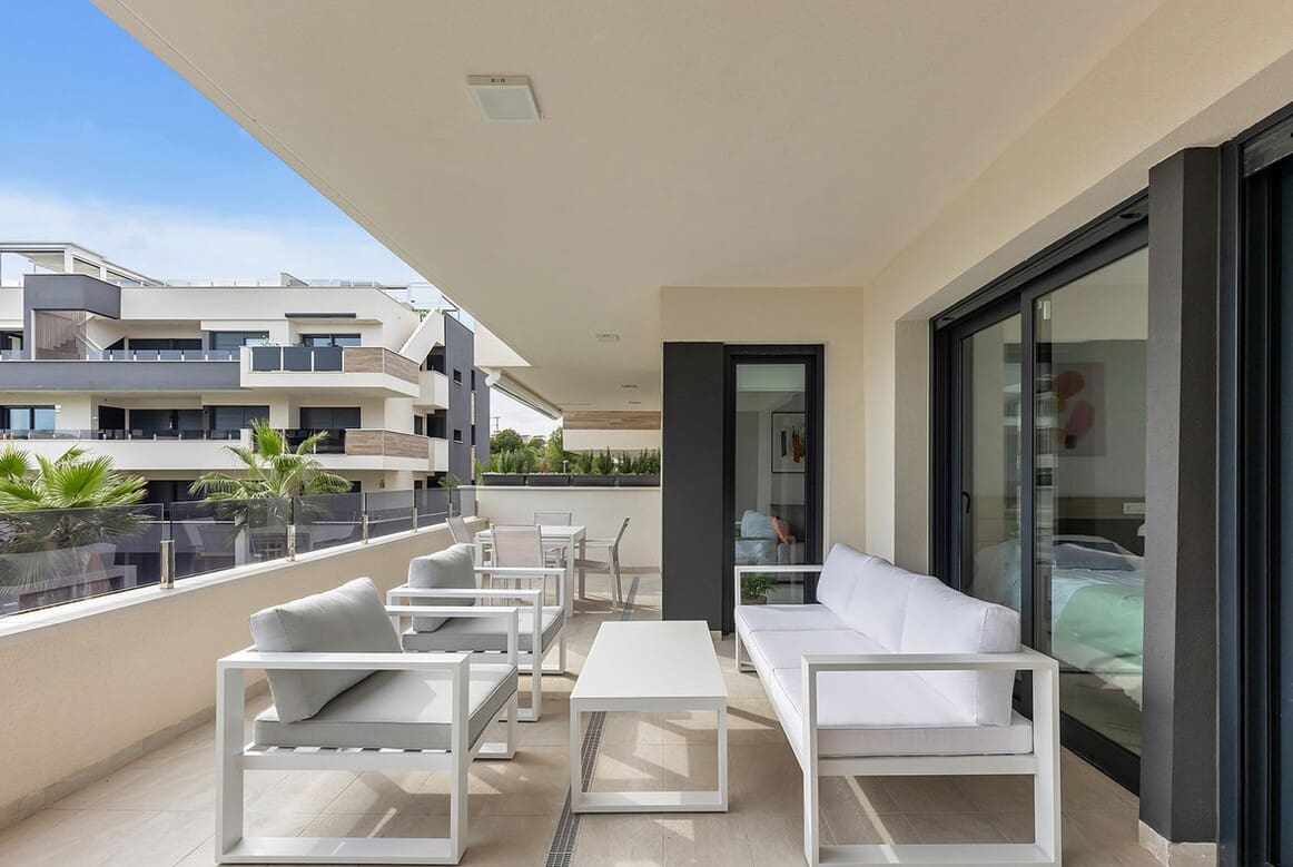Apartamento de 2 habitaciones en Orihuela en venta con piscina garaje - 284.900 € (Ref: 10173455)