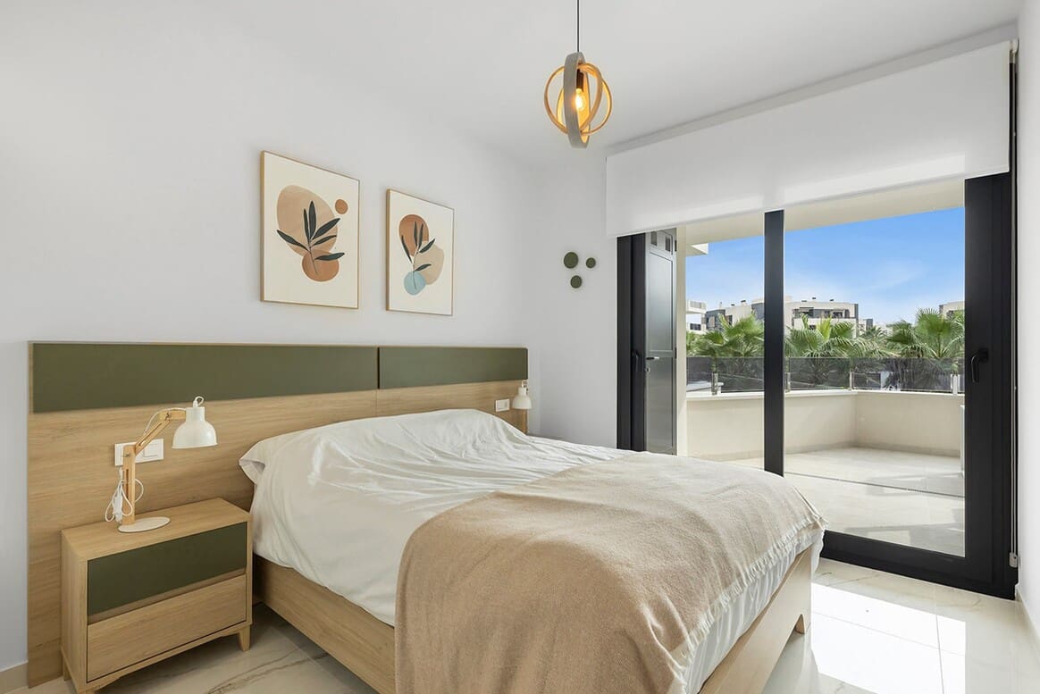 Apartamento de 2 habitaciones en Orihuela en venta con piscina garaje - 284.900 € (Ref: 10173455)