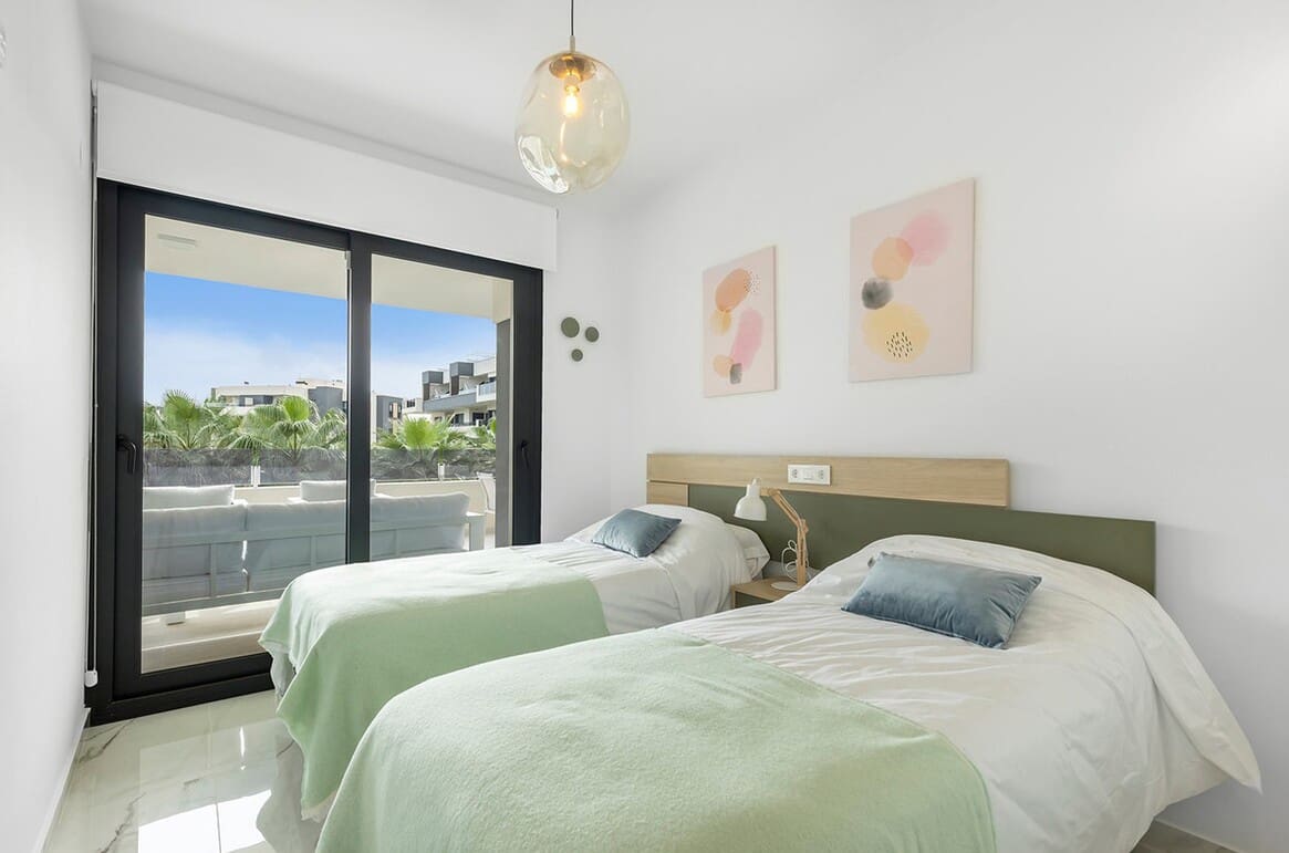 Apartamento de 2 habitaciones en Orihuela en venta con piscina garaje - 284.900 € (Ref: 10173455)