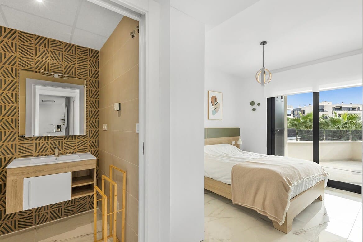 Apartamento de 2 habitaciones en Orihuela en venta con piscina garaje - 284.900 € (Ref: 10173455)