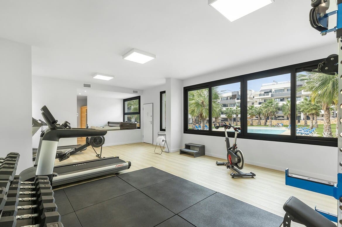 Apartamento de 2 habitaciones en Orihuela en venta con piscina garaje - 284.900 € (Ref: 10173455)