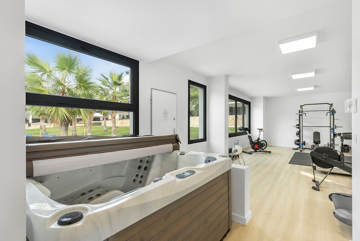 Apartamento de 2 habitaciones en Orihuela en venta con piscina garaje - 284.900 € (Ref: 10173455)