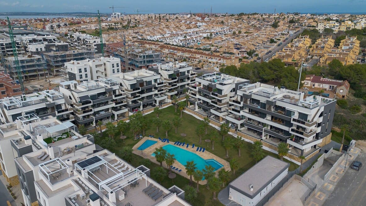 Apartamento de 2 habitaciones en Orihuela en venta con piscina garaje - 284.900 € (Ref: 10173455)