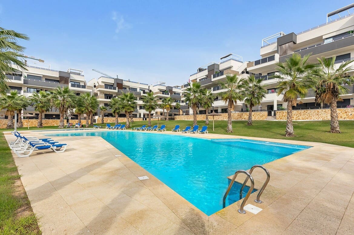 Apartamento de 2 habitaciones en Orihuela en venta con piscina garaje - 284.900 € (Ref: 10173455)