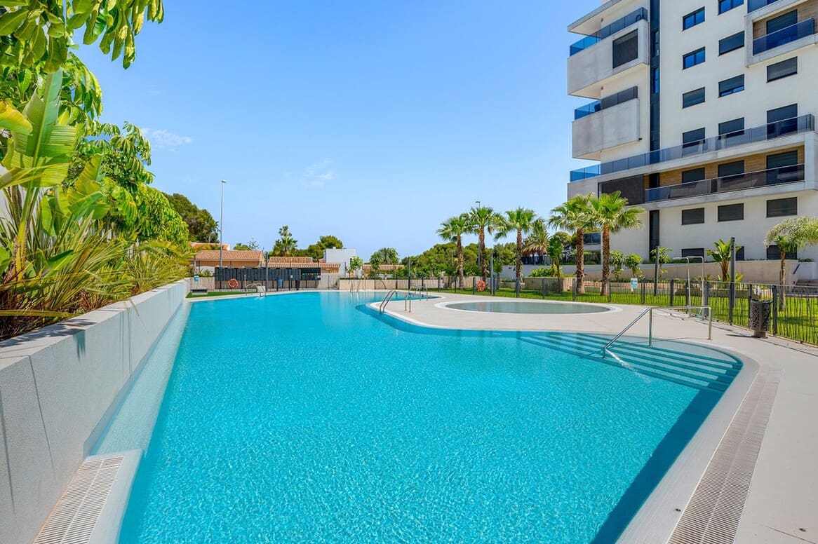 3 soveværelse Lejlighed til salg i Campoamor med swimmingpool - € 339.000 (Ref: 10173460)