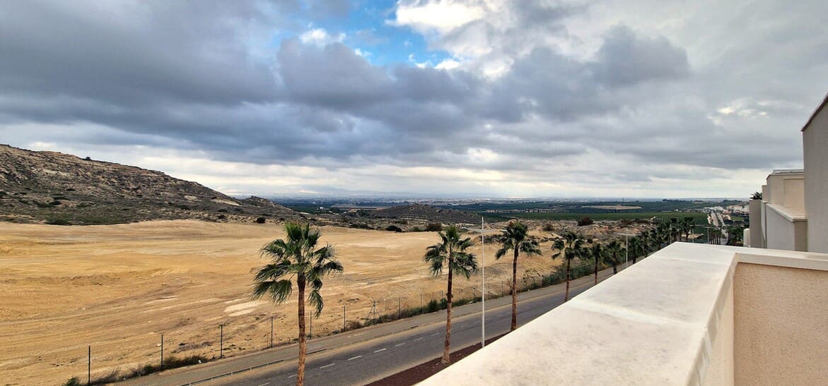 3 bedroom Villa for sale in Algorfa with pool garage - € 379,900 (Ref: 10173461)