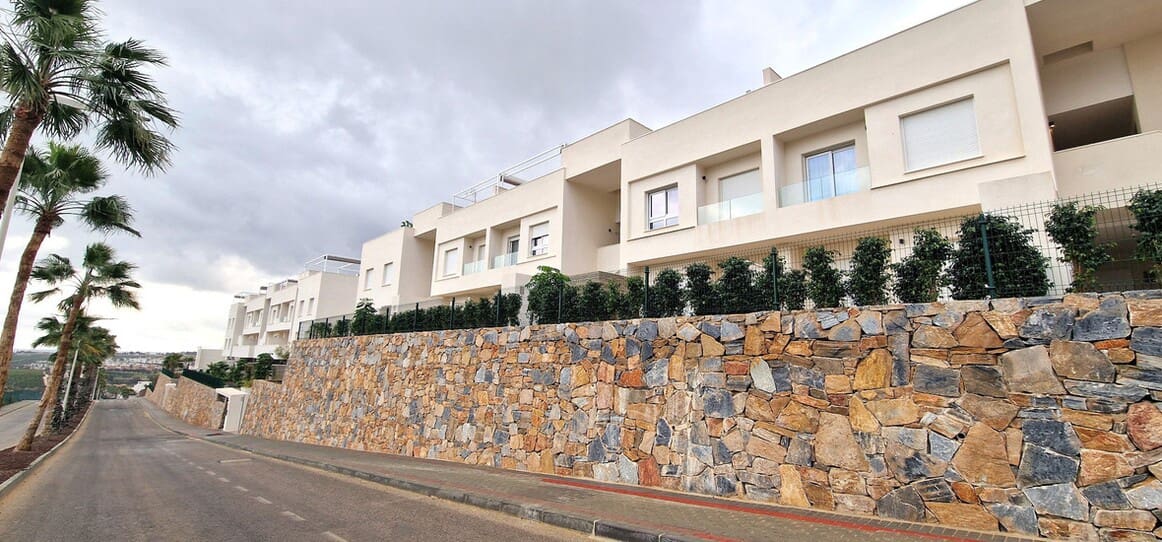 3 bedroom Villa for sale in Algorfa with pool garage - € 379,900 (Ref: 10173461)