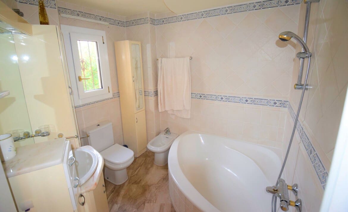 5 sovrum Villa till salu i Guardamar del Segura med garage - 680 000 € (Ref: 10173465)
