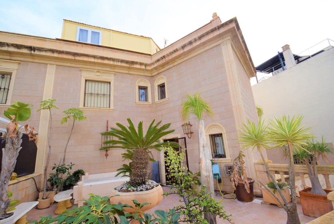 5 sovrum Villa till salu i Guardamar del Segura med garage - 680 000 € (Ref: 10173465)