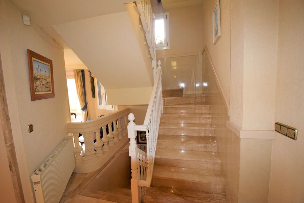 5 sovrum Villa till salu i Guardamar del Segura med garage - 680 000 € (Ref: 10173465)