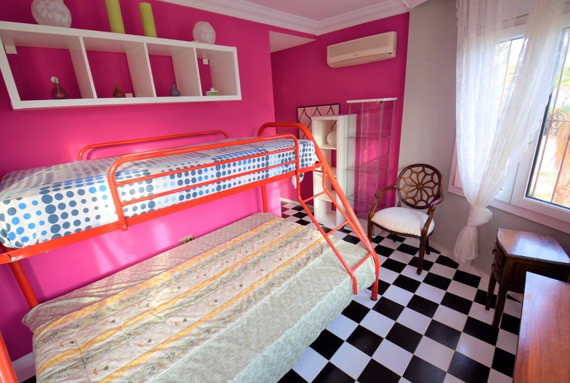5 sovrum Villa till salu i Guardamar del Segura med garage - 680 000 € (Ref: 10173465)