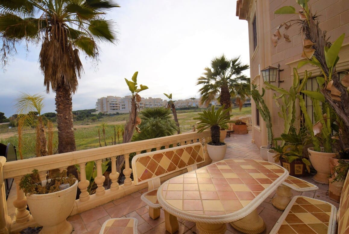 5 sovrum Villa till salu i Guardamar del Segura med garage - 680 000 € (Ref: 10173465)