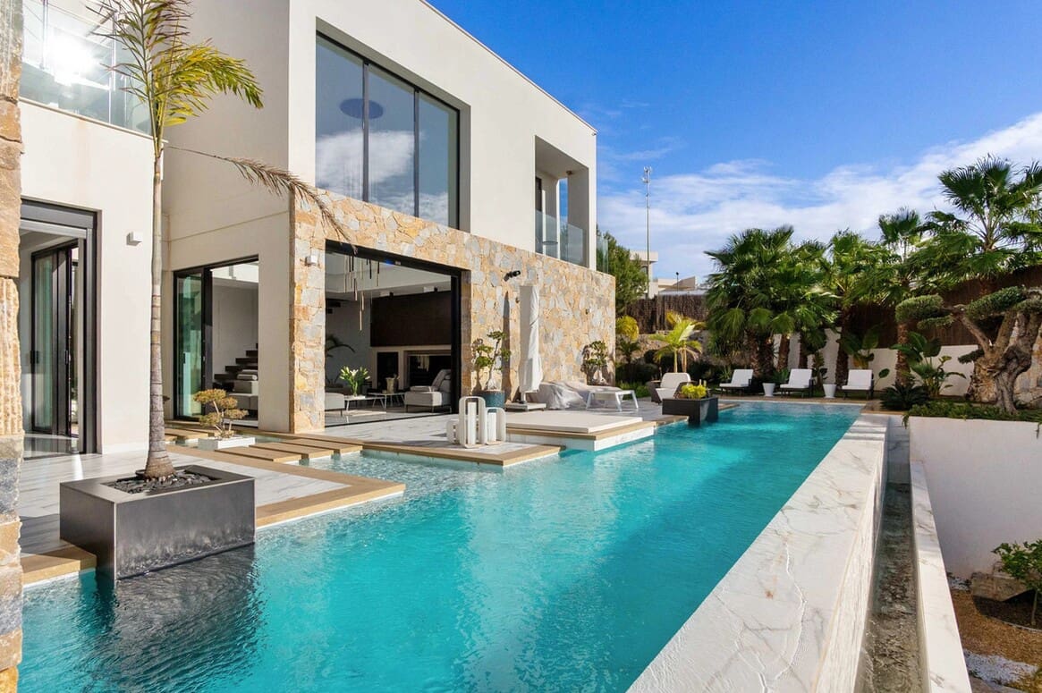 4 soverom Villa til salgs i Orihuela Costa med svømmebasseng garasje - € 2 650 000 (Ref: 10173467)