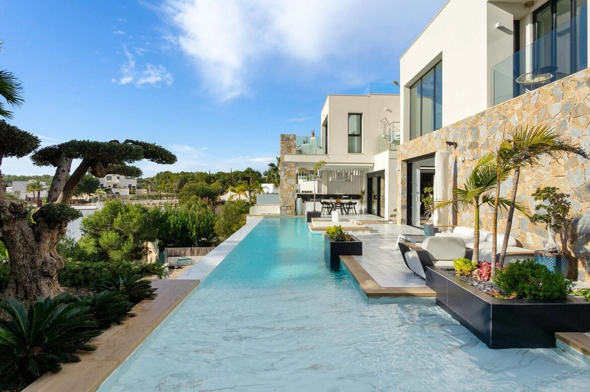 4 soverom Villa til salgs i Orihuela Costa med svømmebasseng garasje - € 2 650 000 (Ref: 10173467)