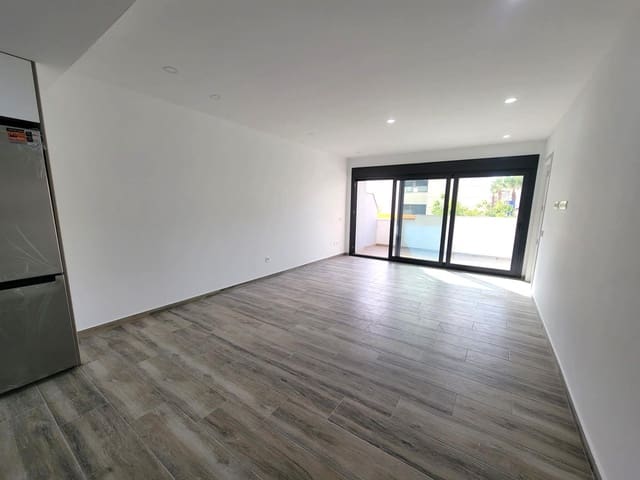 3 makuuhuone Huoneisto myytävänä paikassa Las Piscinas Naturales, Torrevieja mukana uima-altaan 
autotalli - 399 000 € (Ref: 10174476)
